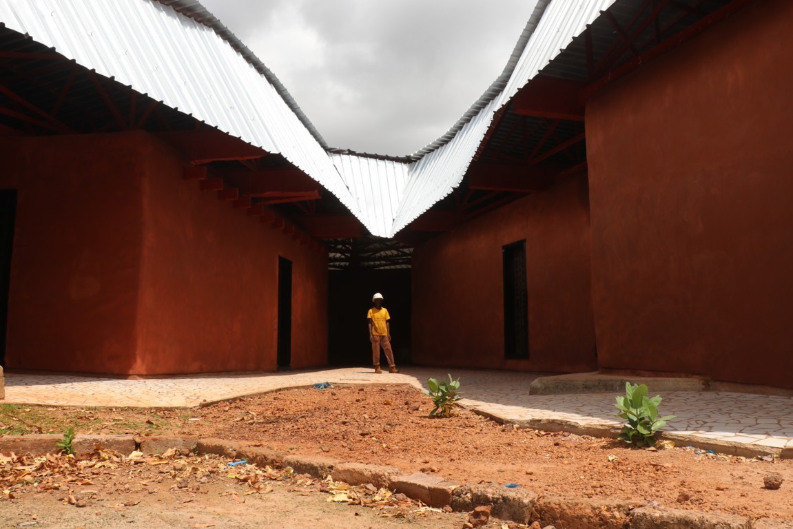 Centro Polivalente Tanaff Museo delle tradizioni in Senegal by Balouo Salo - Raoul Vecchio